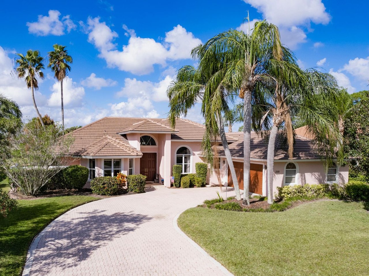 1200 SW Live Oak Cove