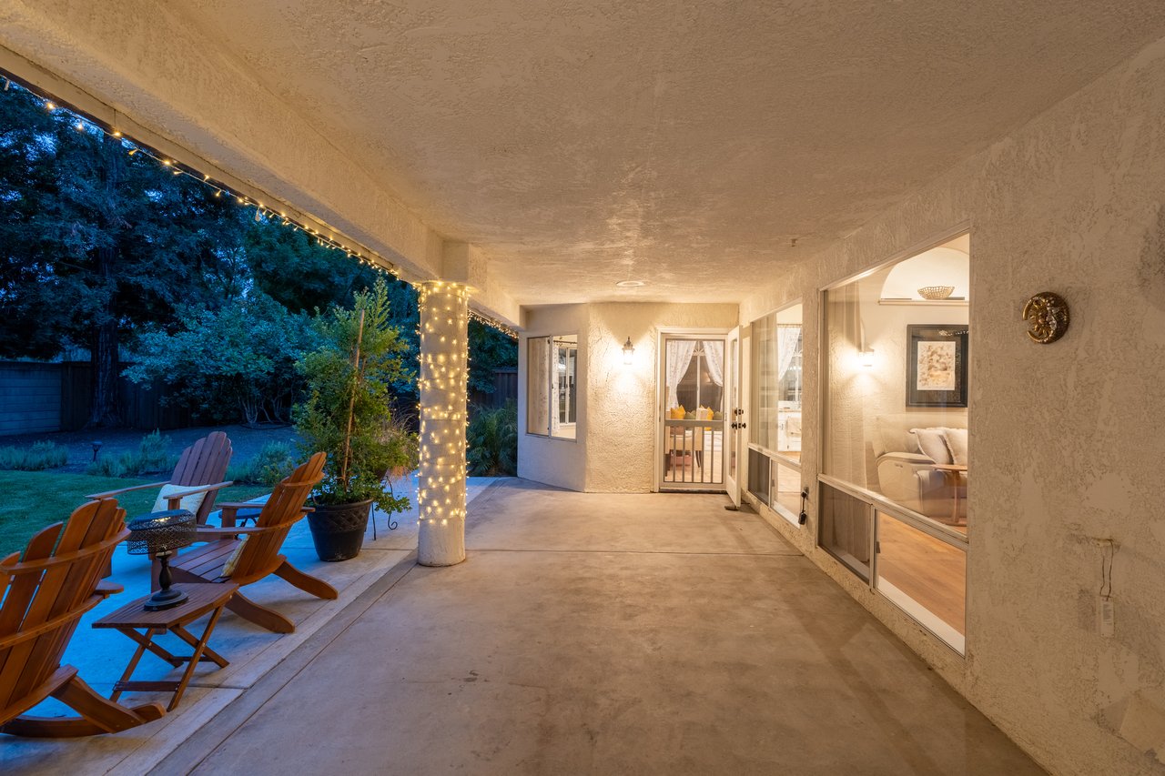 841 E Country View Circle