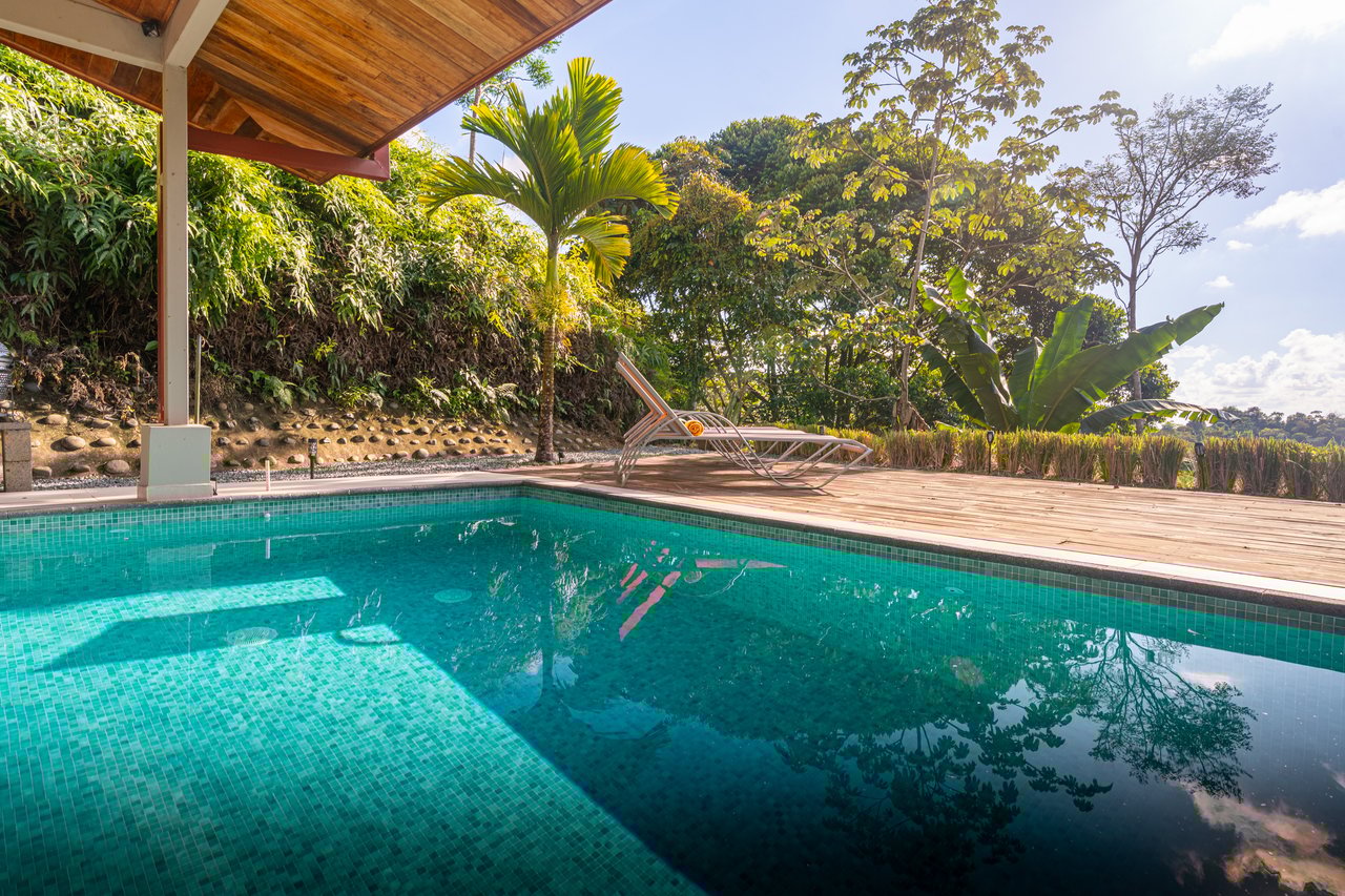 Casa Sea Breeze- Spectacular Ocean-View Home and Guest Villa in Prime Ojochal Location