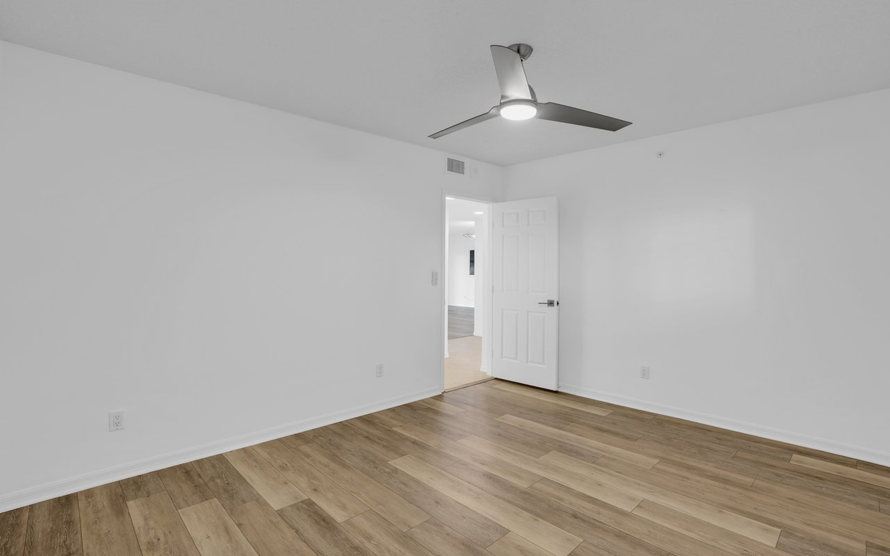 1925 Clifford St #1102