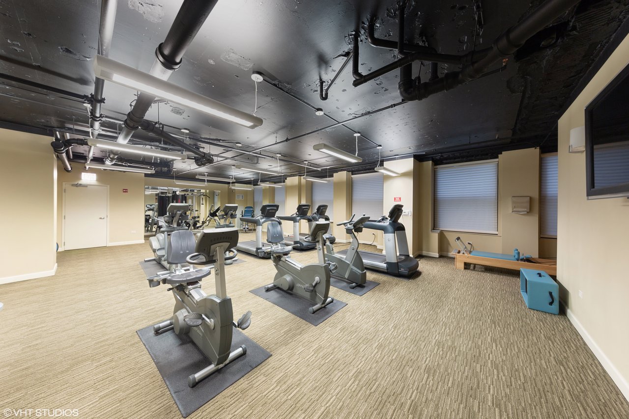 310 S Michigan Ave Unit 202