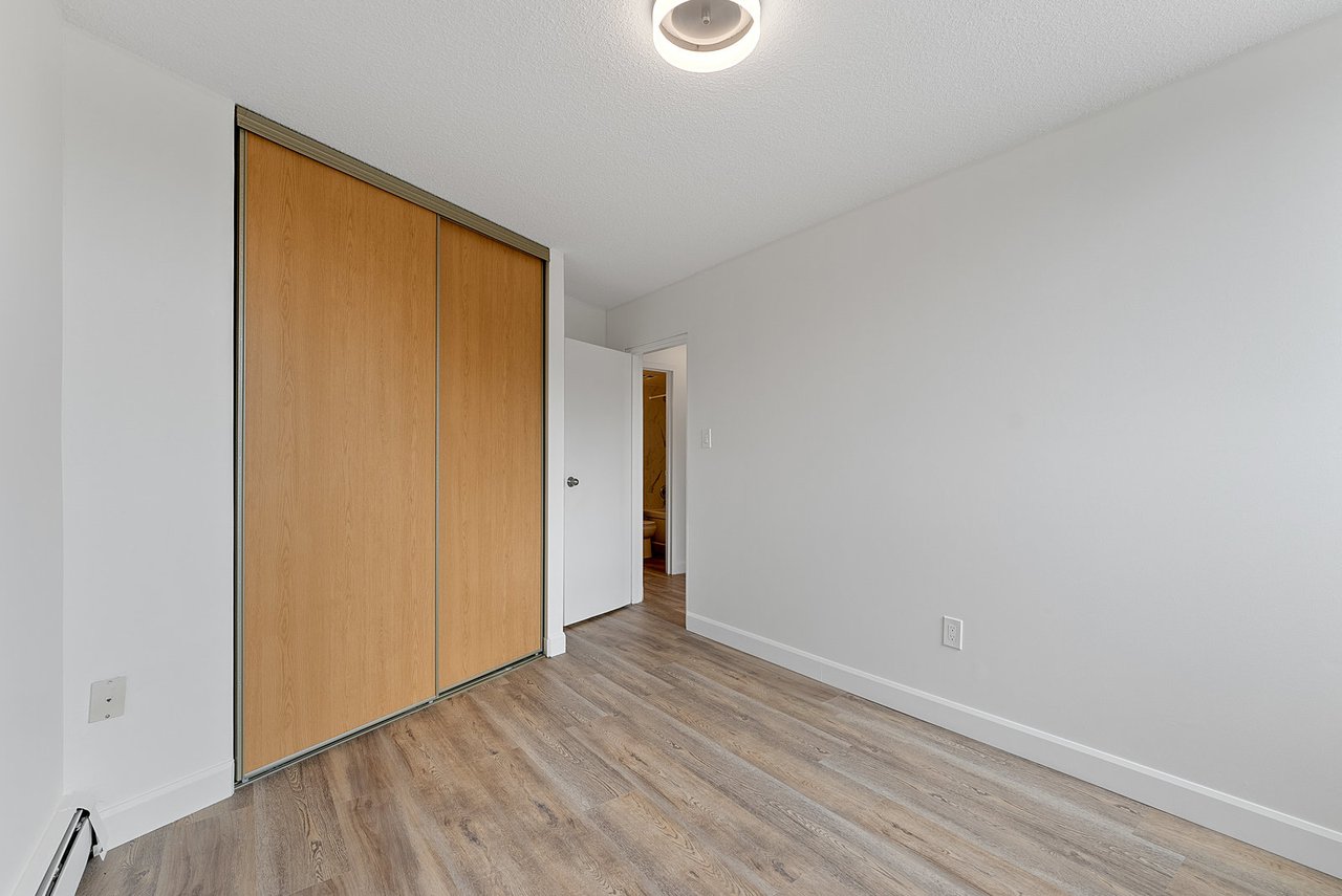 10330 Yonge Street W Unit: 404