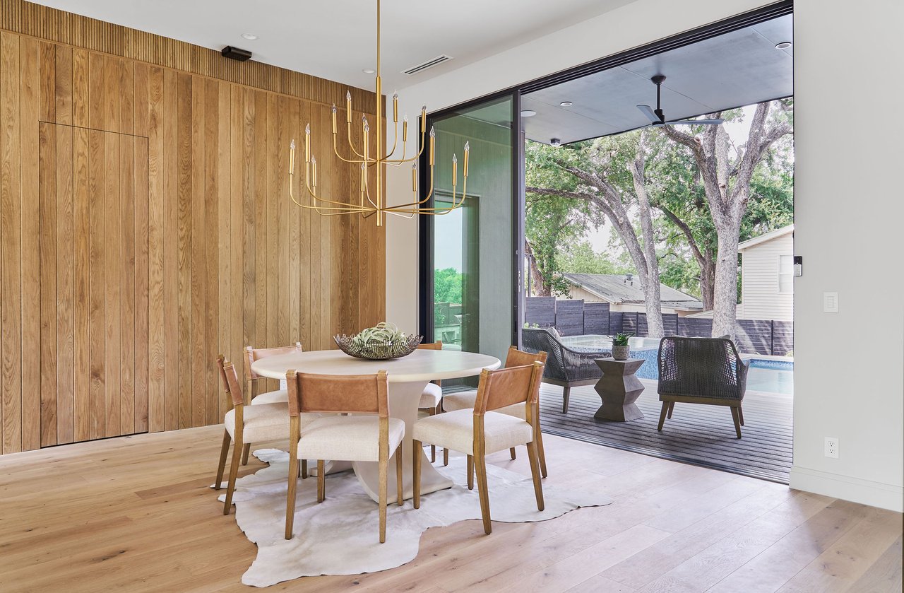 1602 Taylor Gaines ST