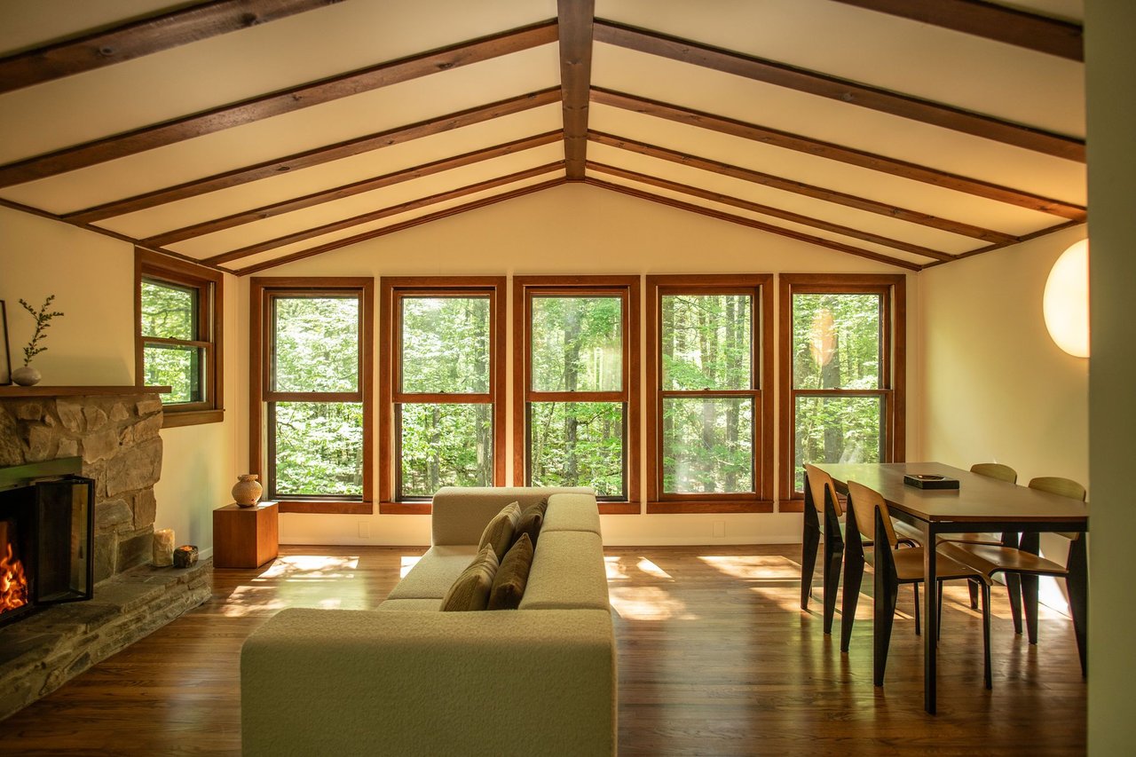 276 Chestnut Hill Road, Woodstock