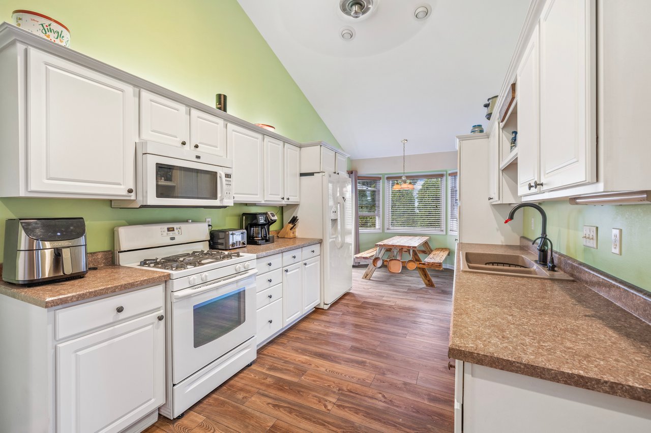 Vaulted Ceilings, Natural Light & Location—Welcome to 610 N Washington!