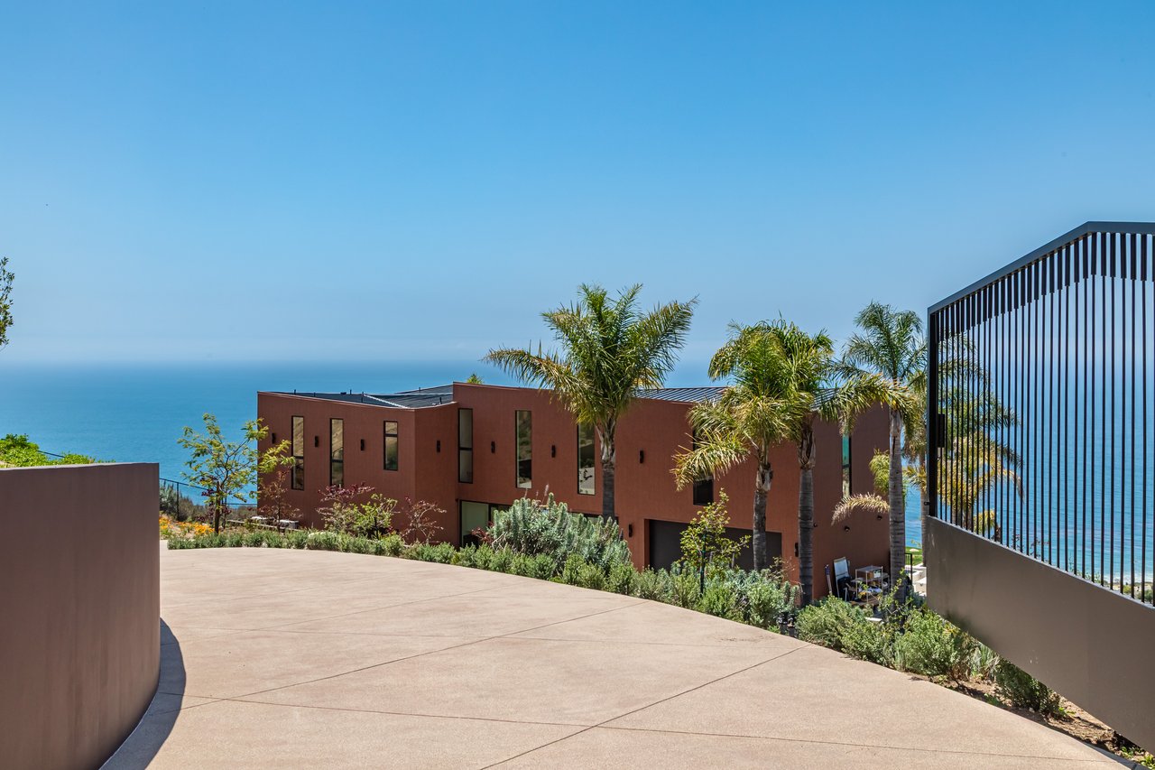 4346 Avenida De La Encinal