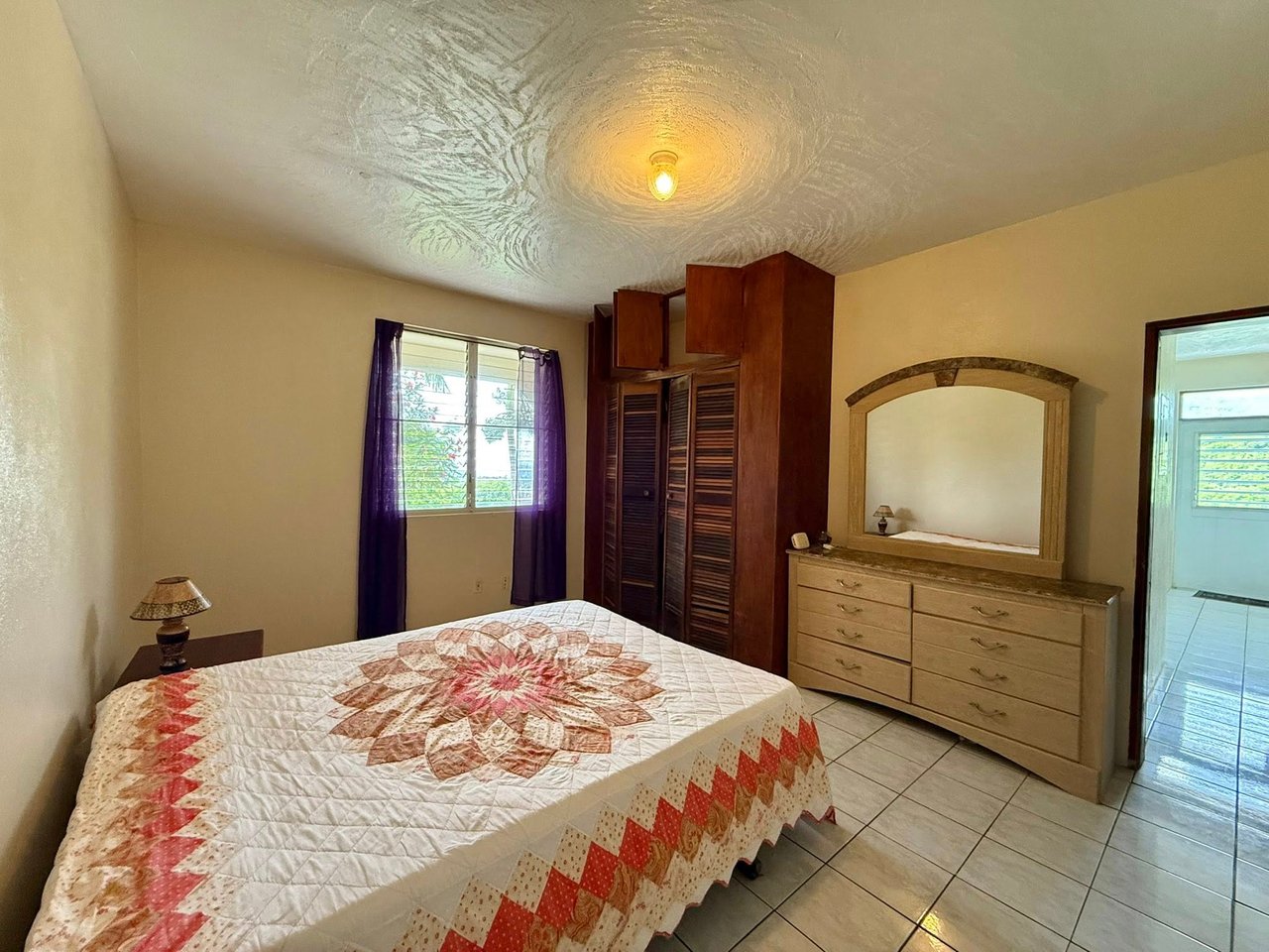 1076 Lambert 2 Bedroom Apartment