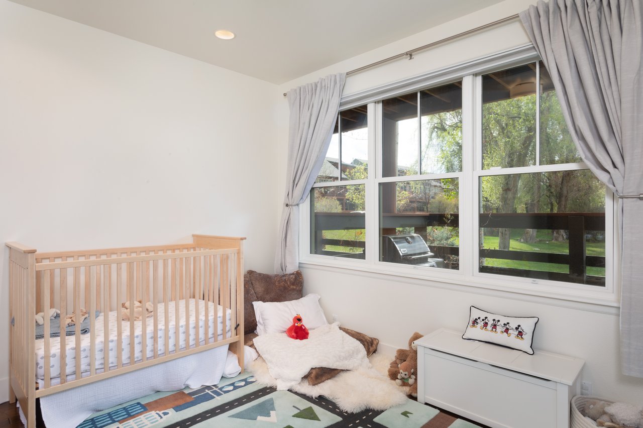 Bright & Stylish Willits Townhome with Modern Upgrades