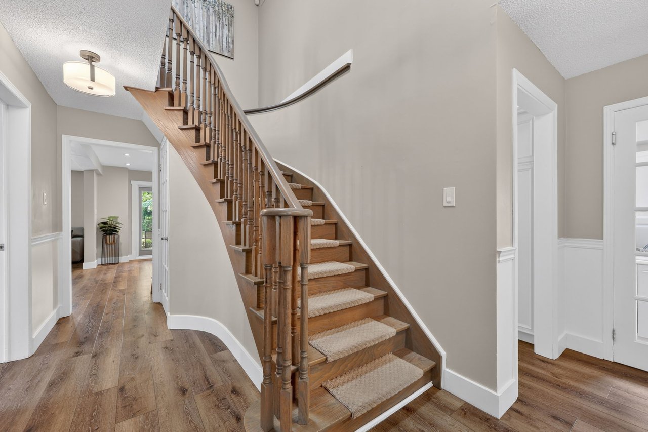 539 Veale Place