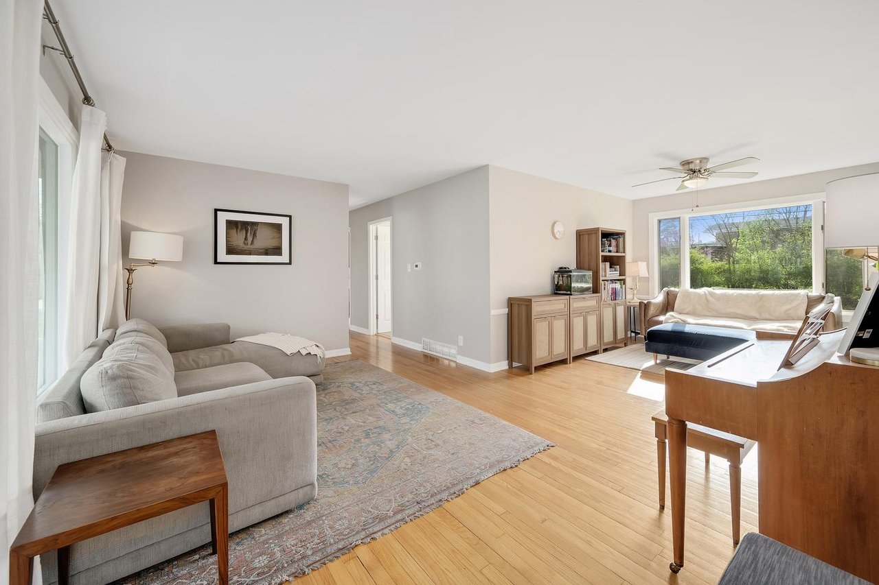 407 10th Ct, St. Charles IL – Under Contract in One Weekend with Multiple Offers