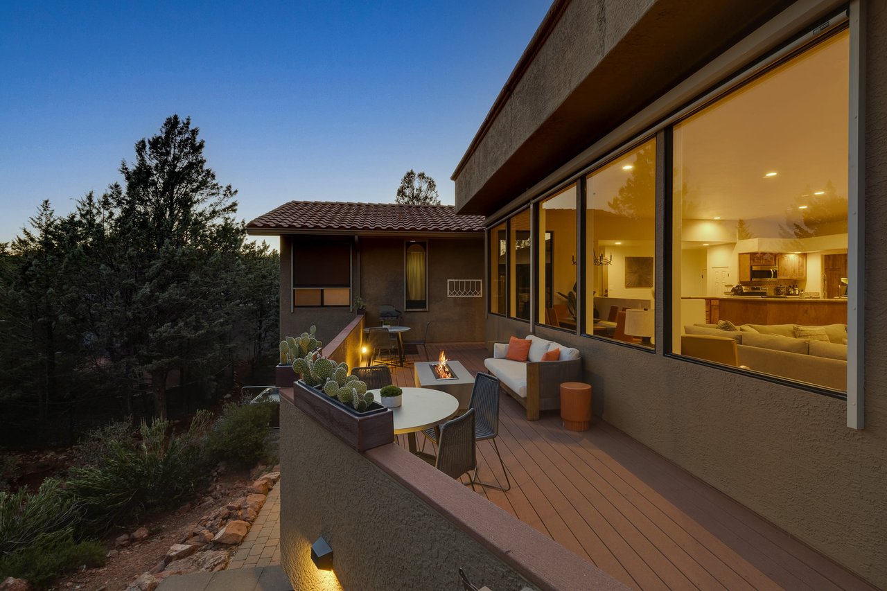 Mammoth Rock Lodge-New Family Home Remodeled, 2 Hot Tubs & Game Room