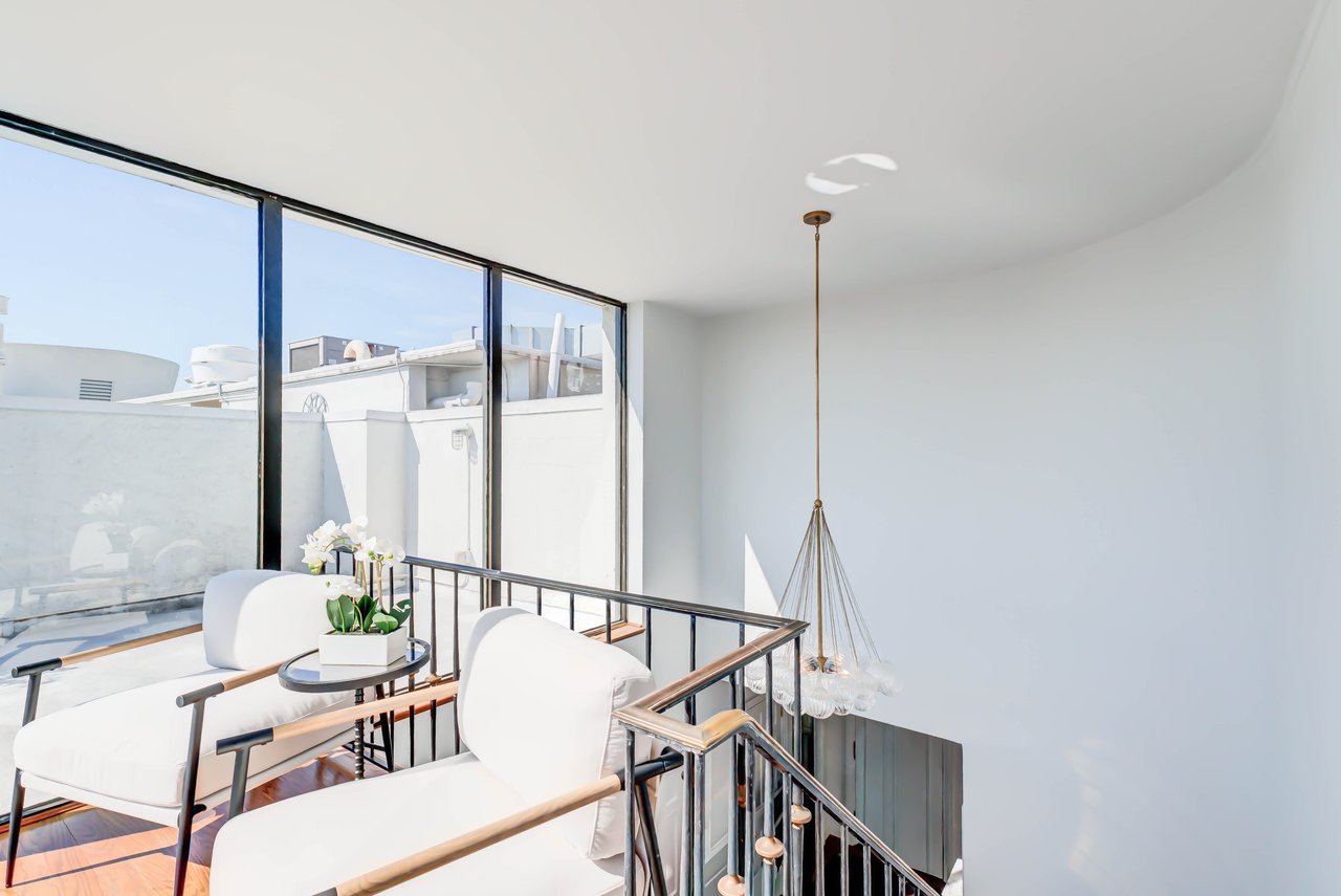 Watergate West Penthouse Seven