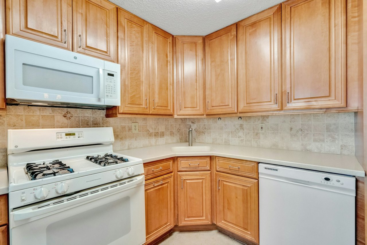 1135 Hyde Park Court