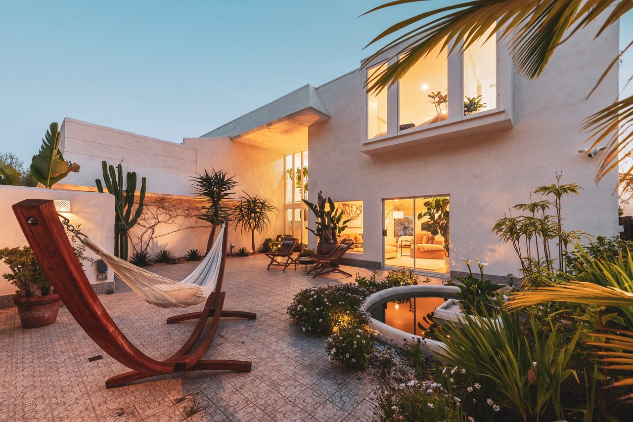 2533 La Condesa Dr, Brentwood