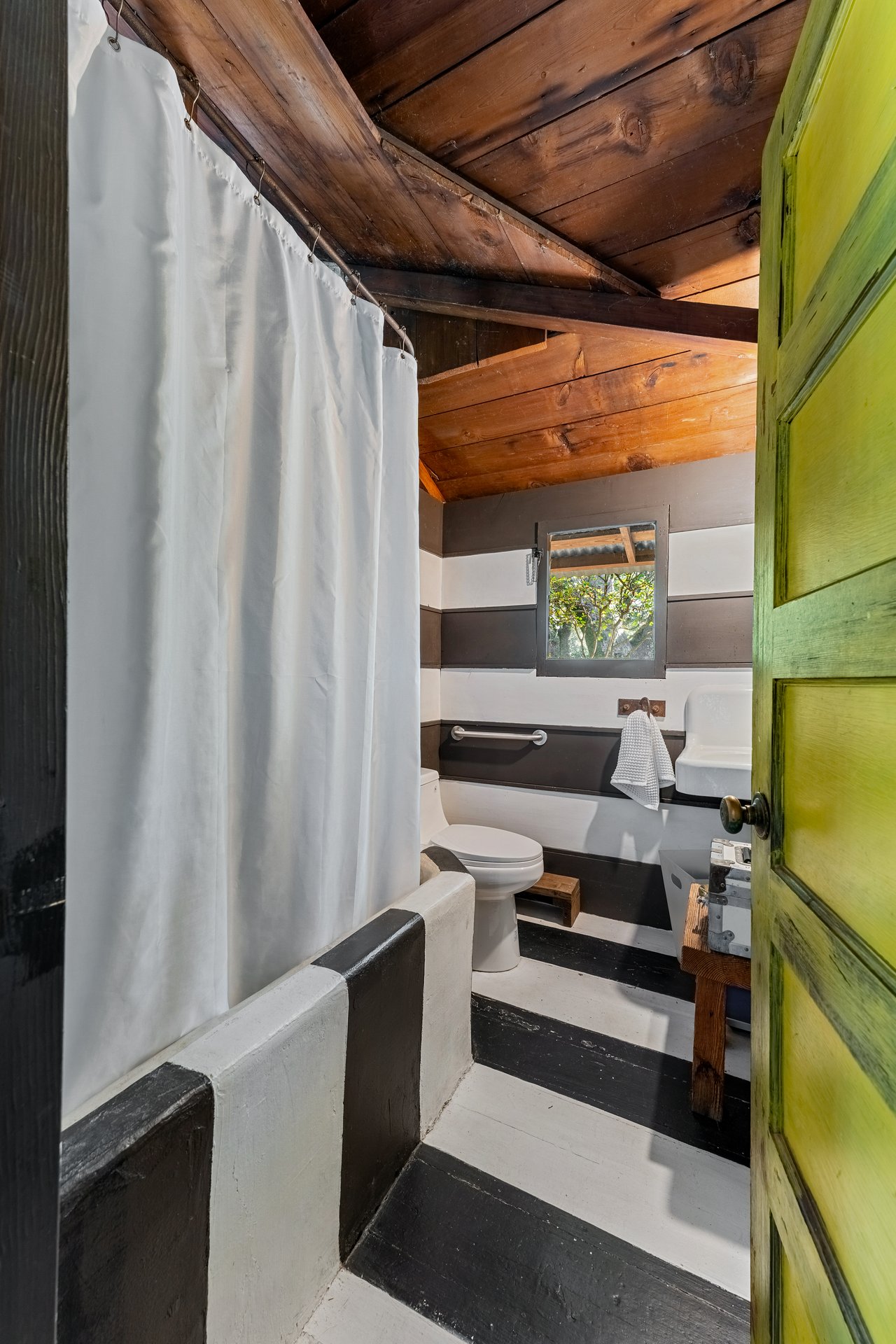 5100 Lovall Valley Loop Rd. 