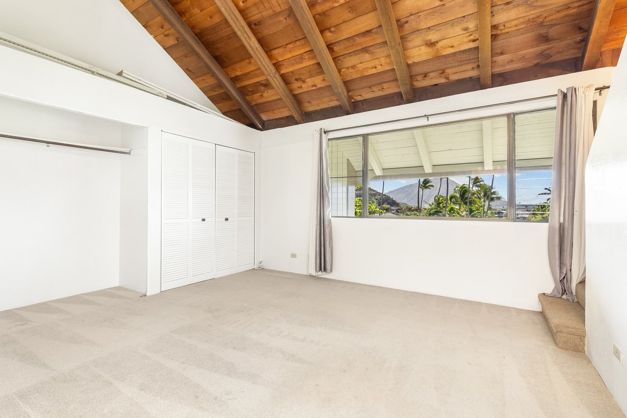 300 Kawaihae St #300E
