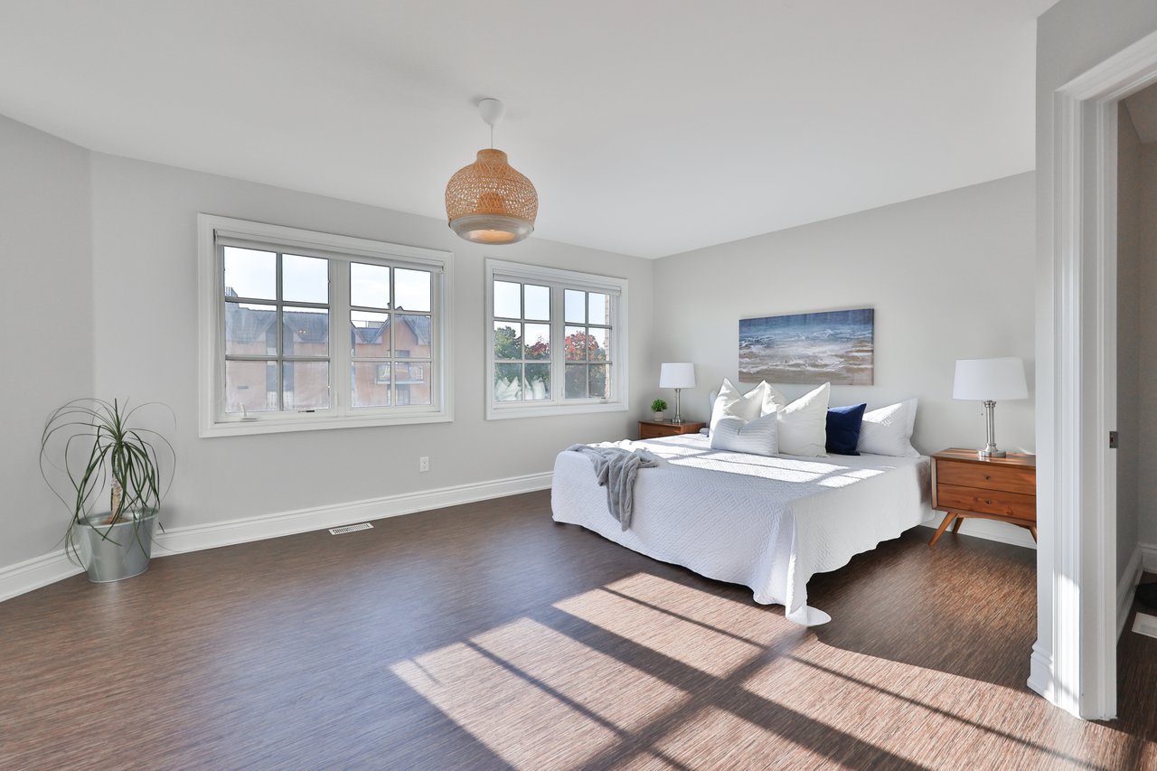 8-120 Bronte Road, Oakville 