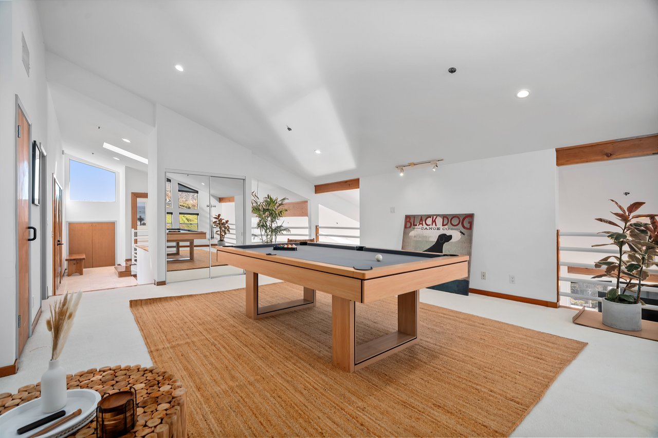 Casa Bianca by Oraklus