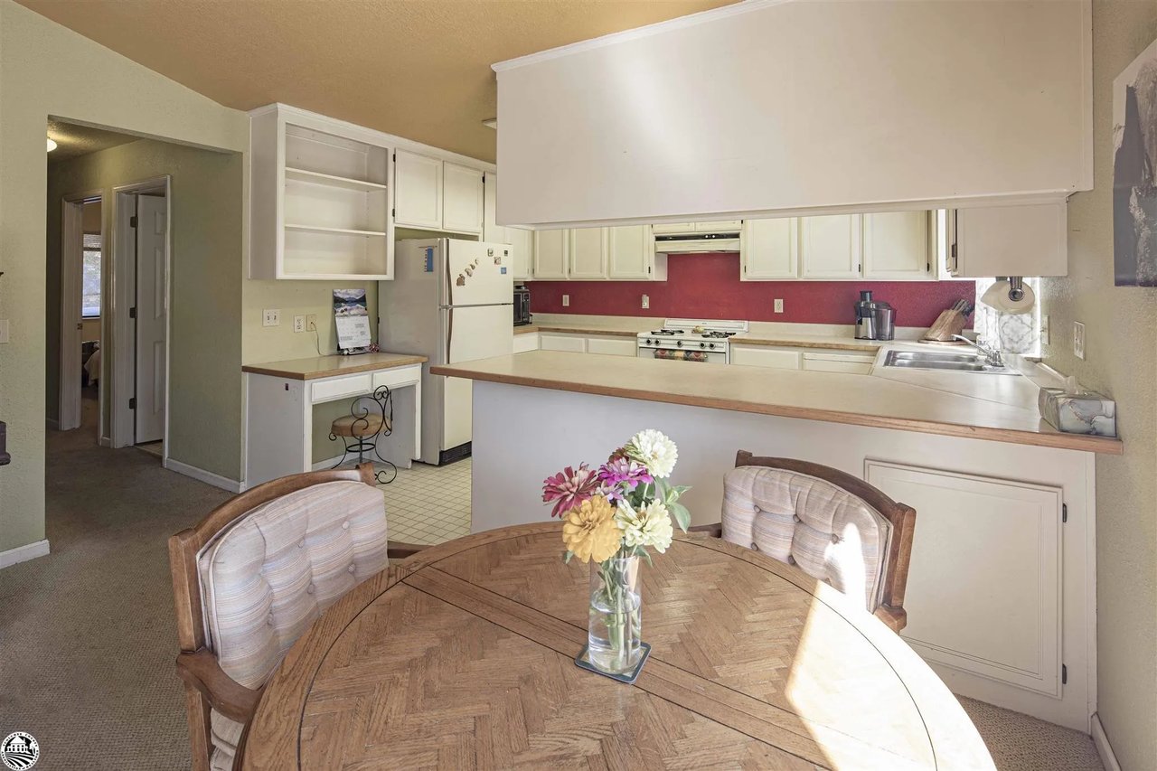 24351 Canyon View Dr