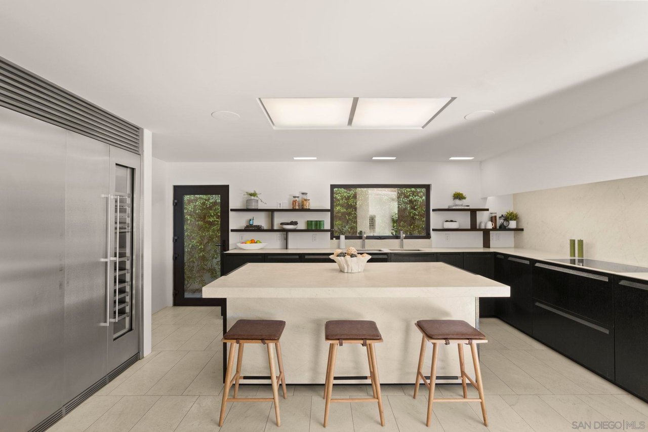 5811 Box Canyon Rd. La Jolla, CA