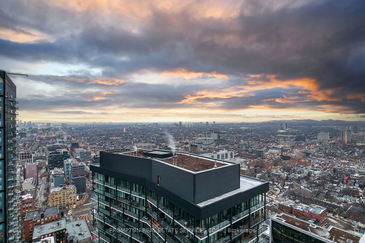 TWO-STOREY DREAM PENTHOUSE IN TORONTO