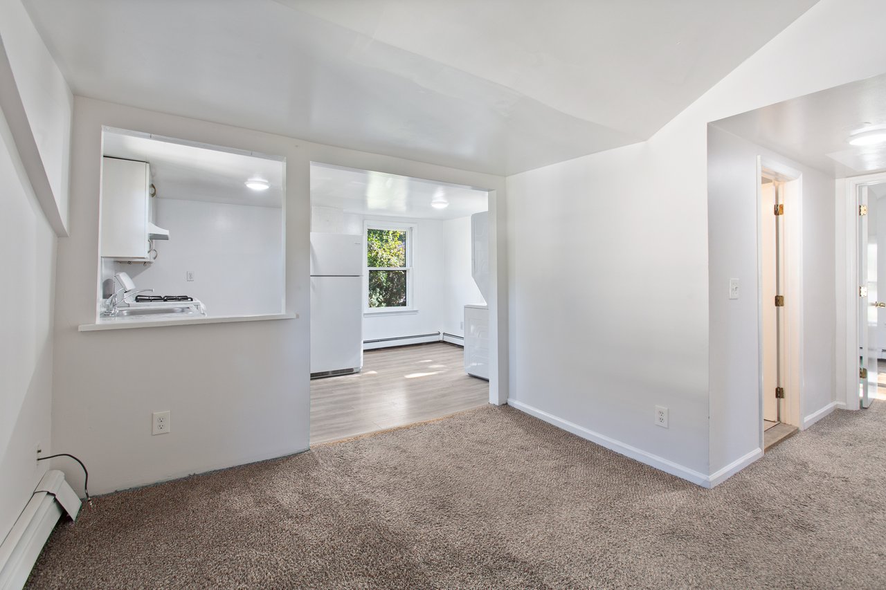 36 Anderson Road Unit: 2nd floor