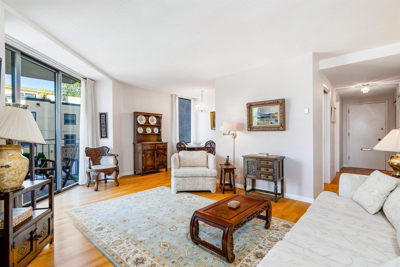 1575 Beach Ave, #303