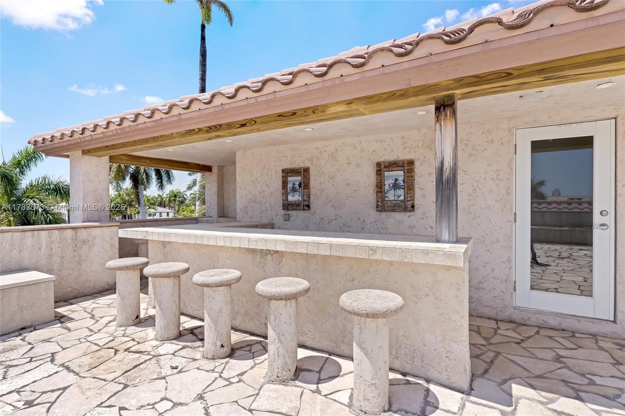 600 Isle Of Palms Dr