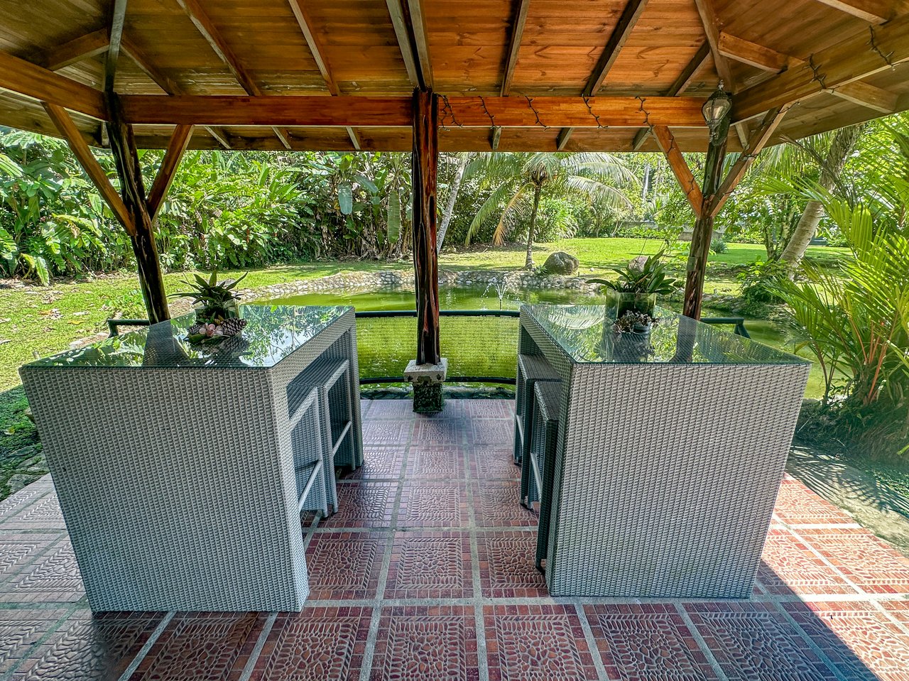 A riverfront 3-bed home on a large property In Ojochal, Costa Rica