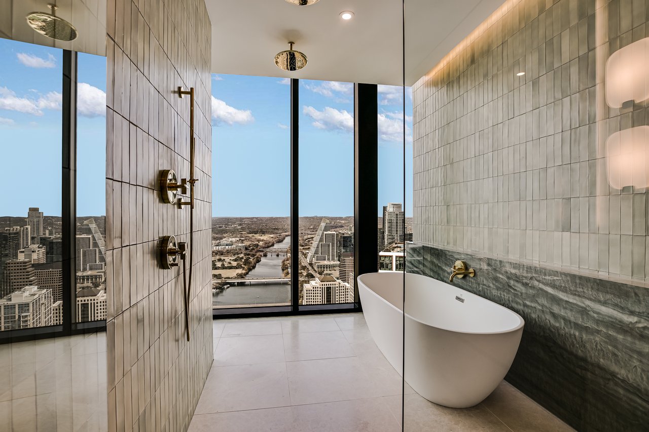 The Modern Sub-Penthouse #5402 North