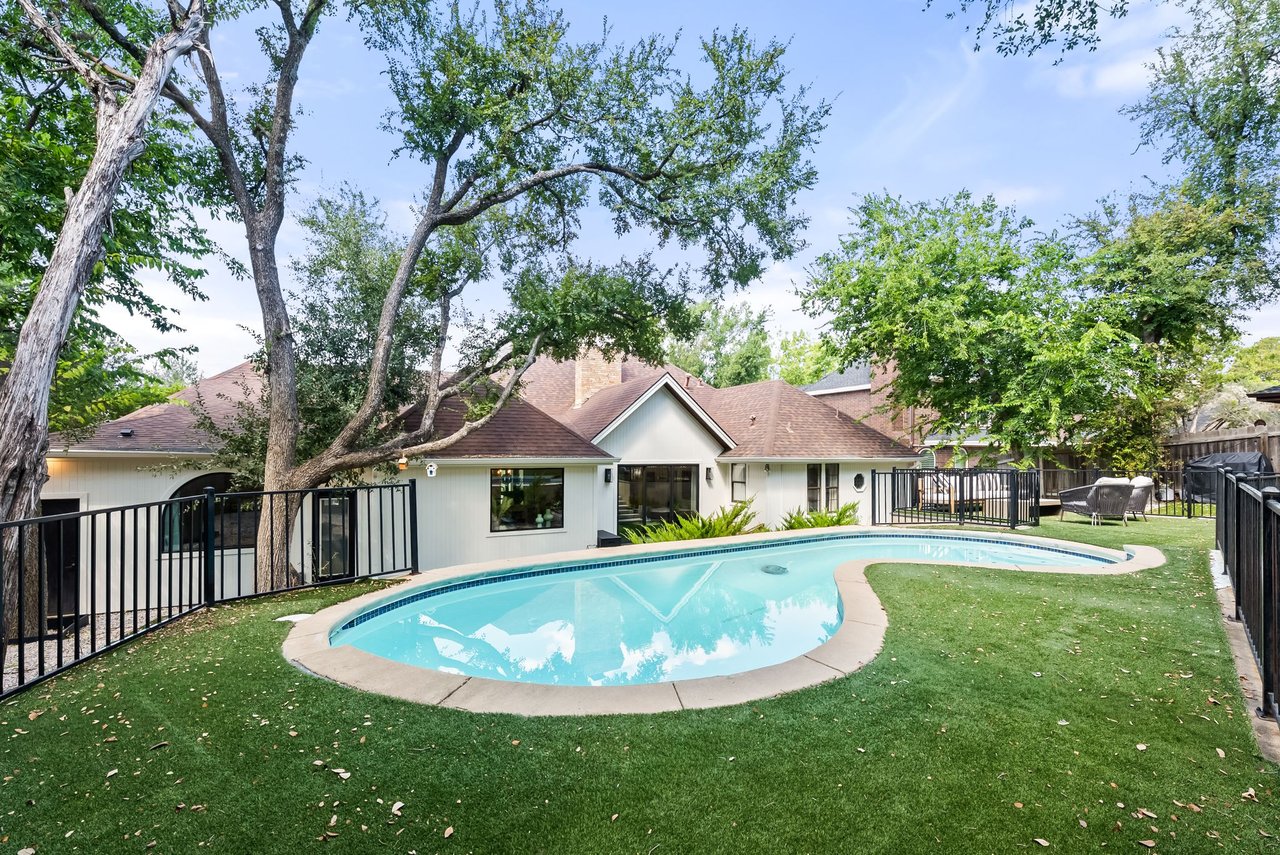 7302 Anaqua Dr