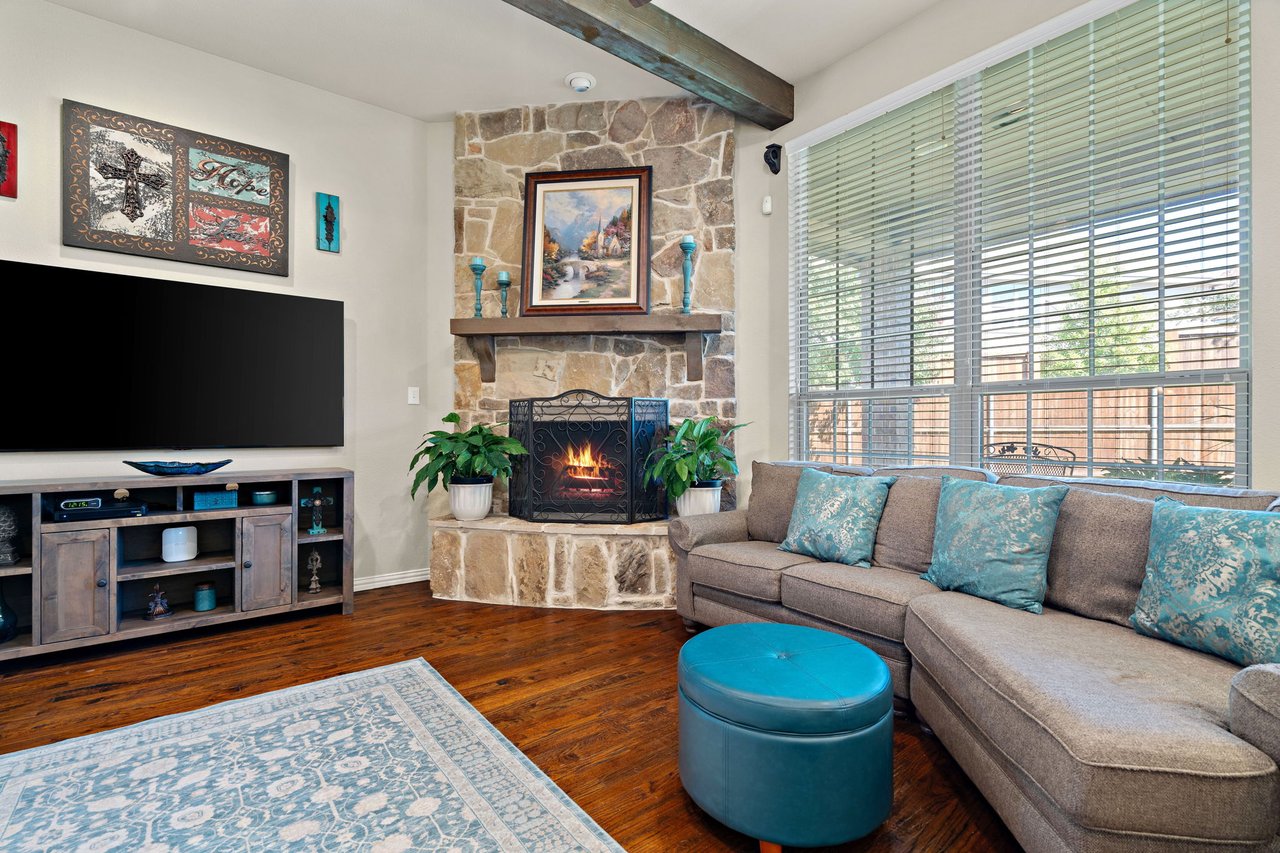 8628 Silverleaf Cir,
