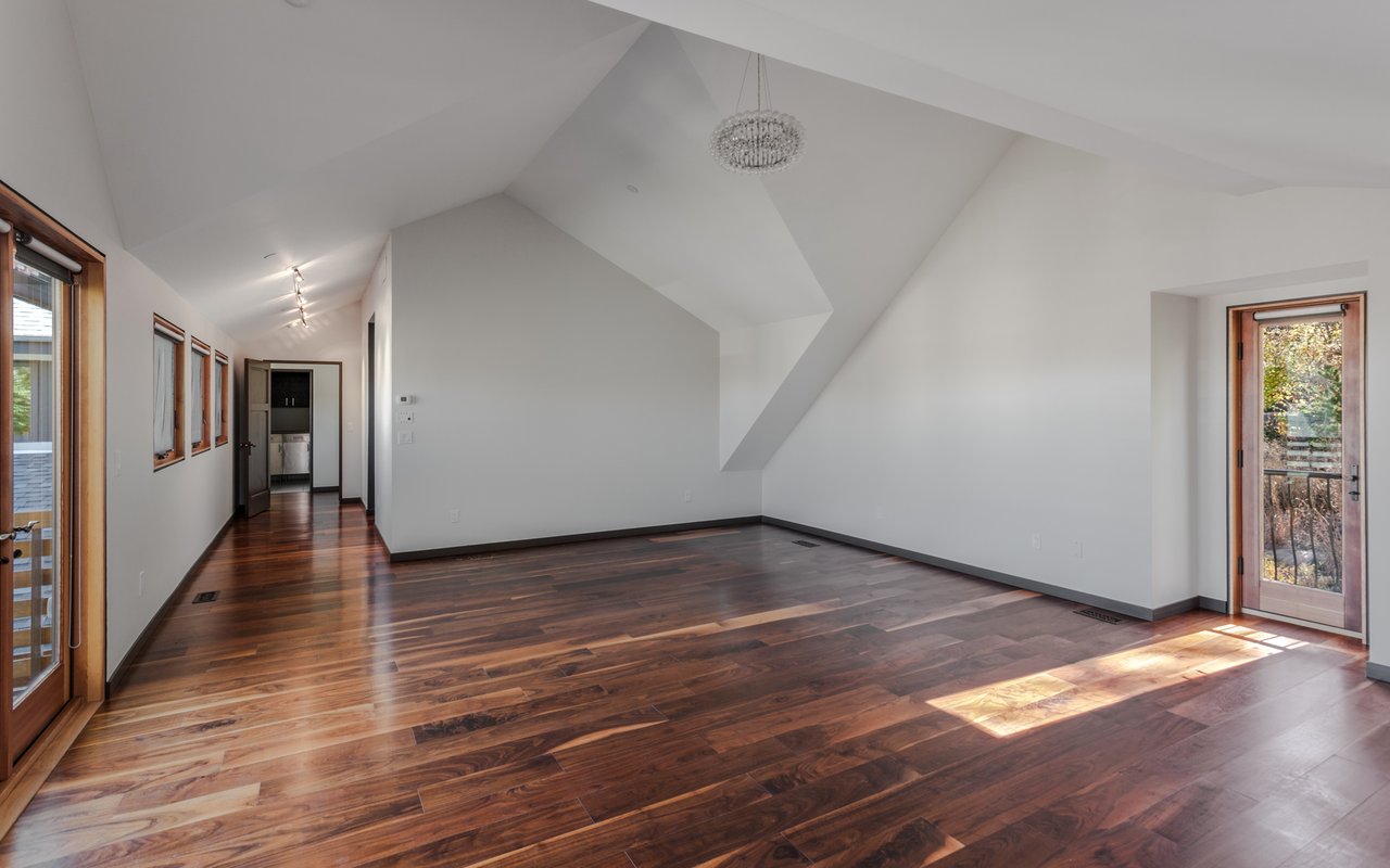 437 University Avenue