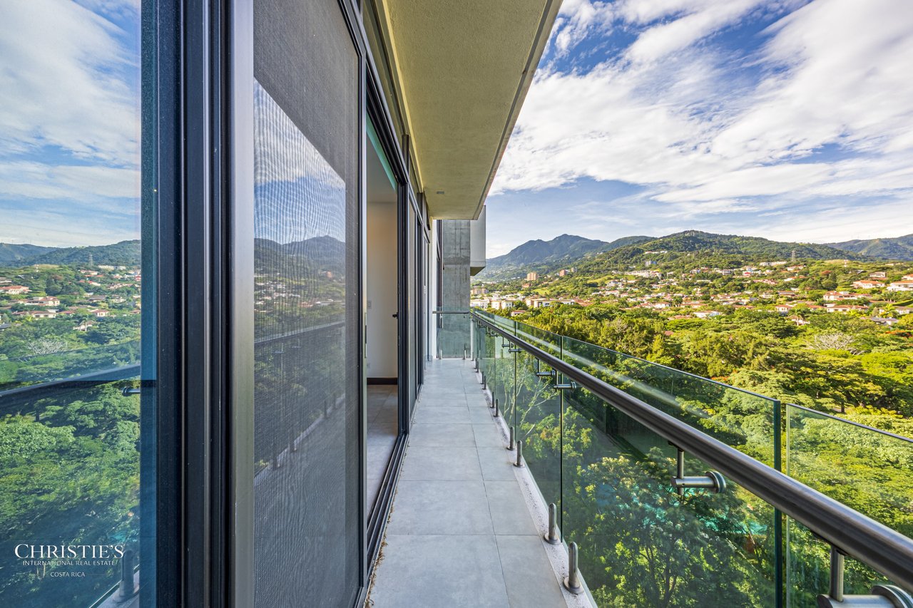 Luxurious Four-Bedroom Condo in the Hills of Escazú   
