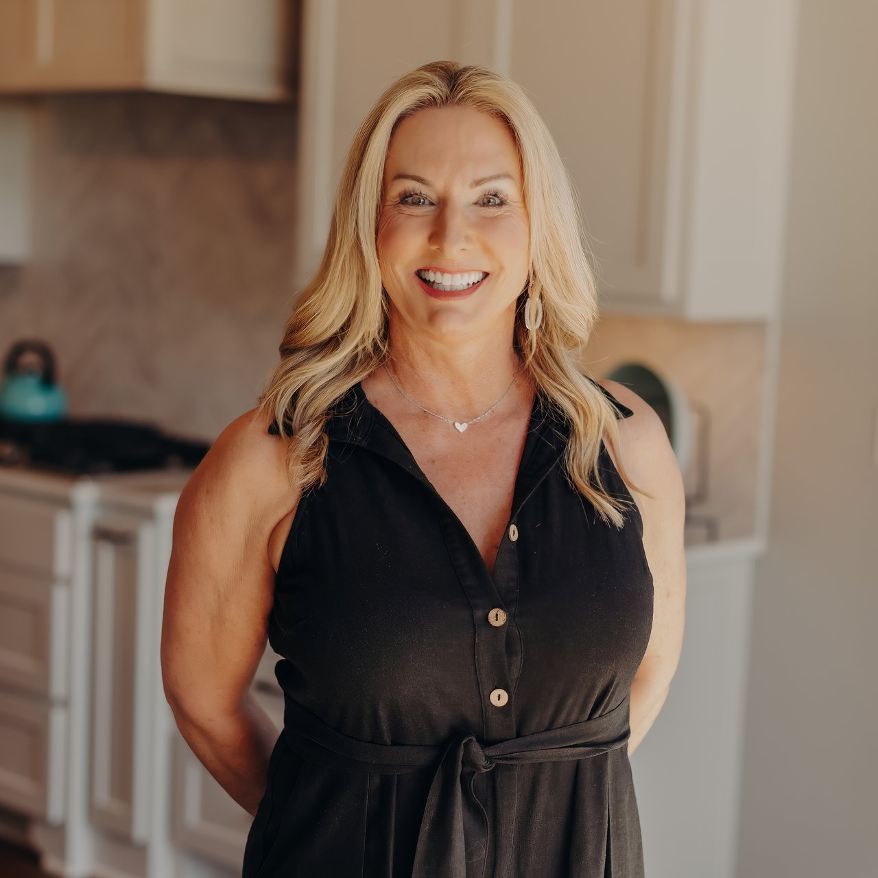 Anne Fraser Leawood, KS Real Estate Agent Headshot