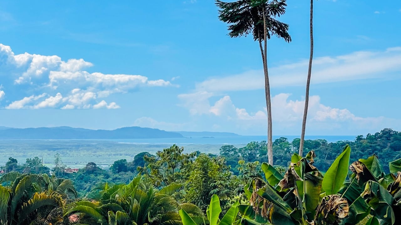 Casa Jean, Window of the Soul 