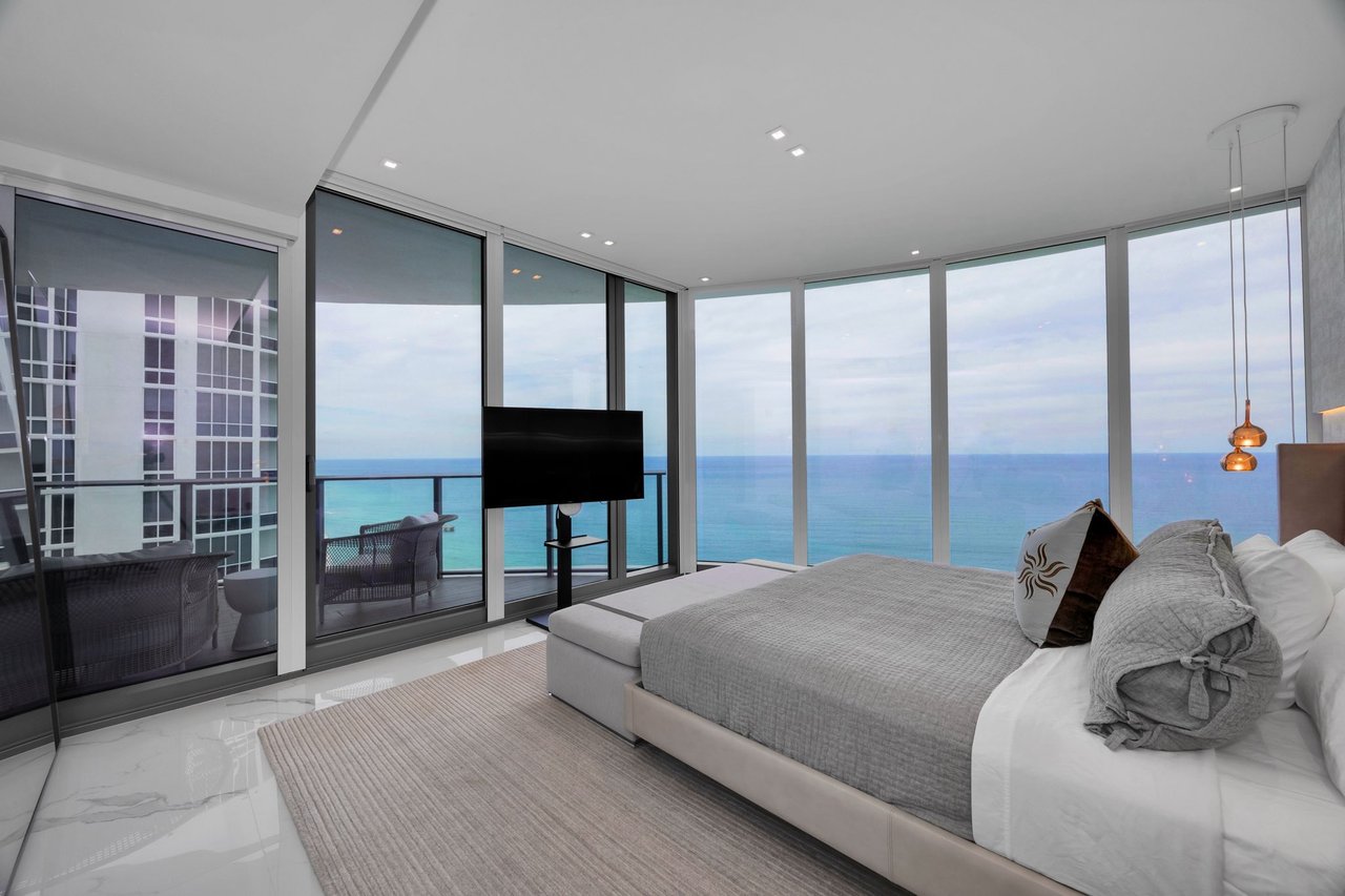 Luxury Home In The Sky | Ritz-Carlton Residences