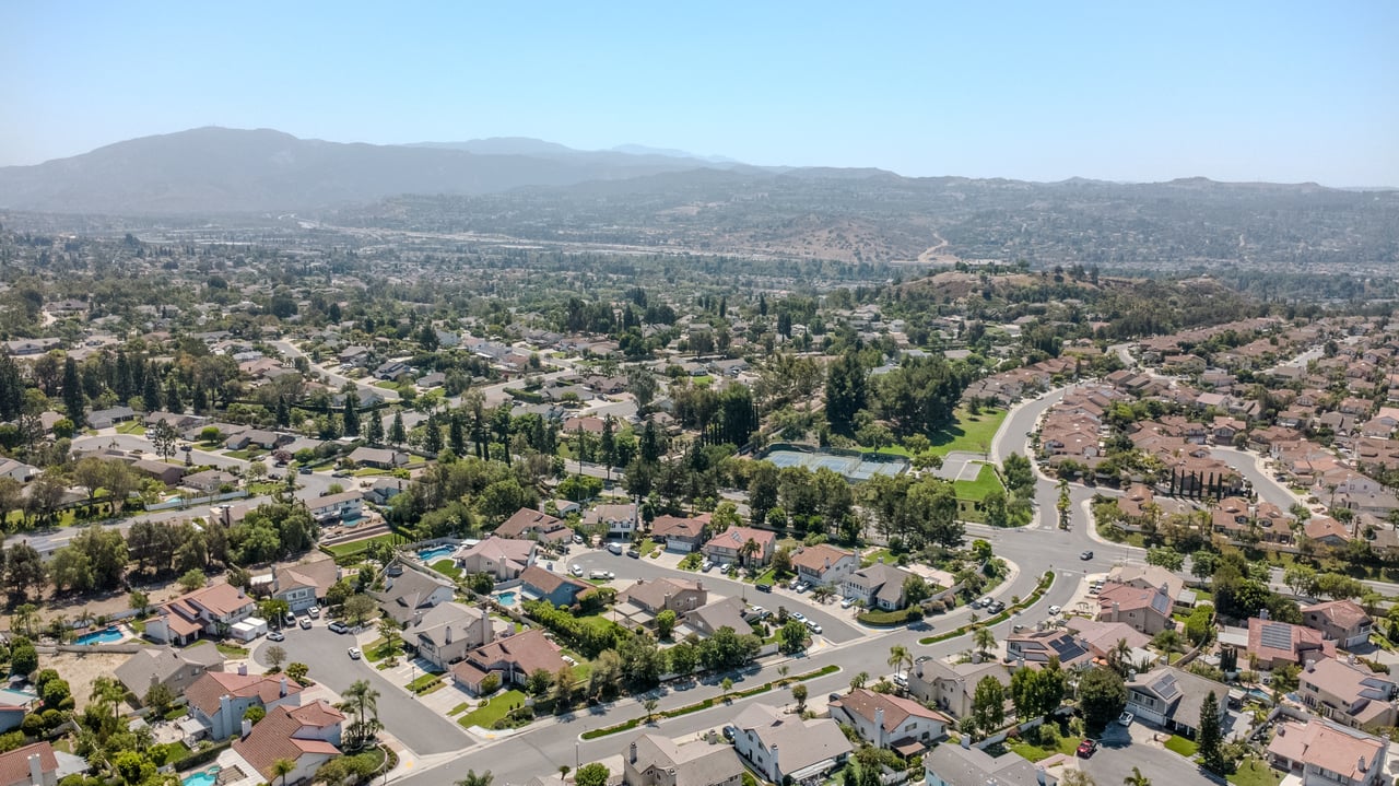 20525 Via Campanas