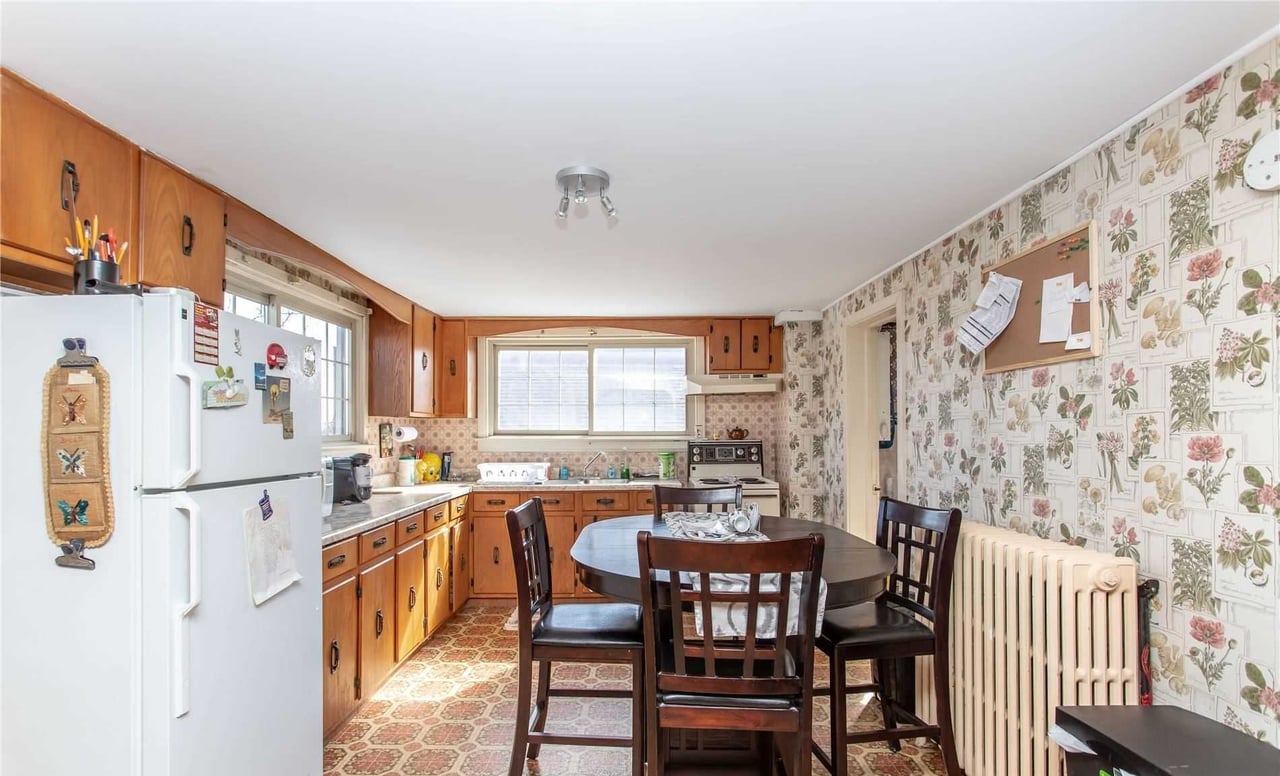 135-137 Queenston Street