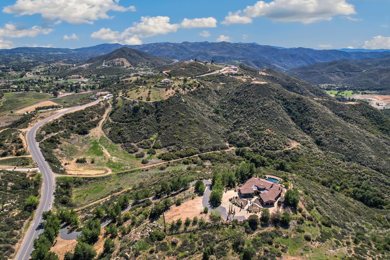 38355 Vista Del Bosque