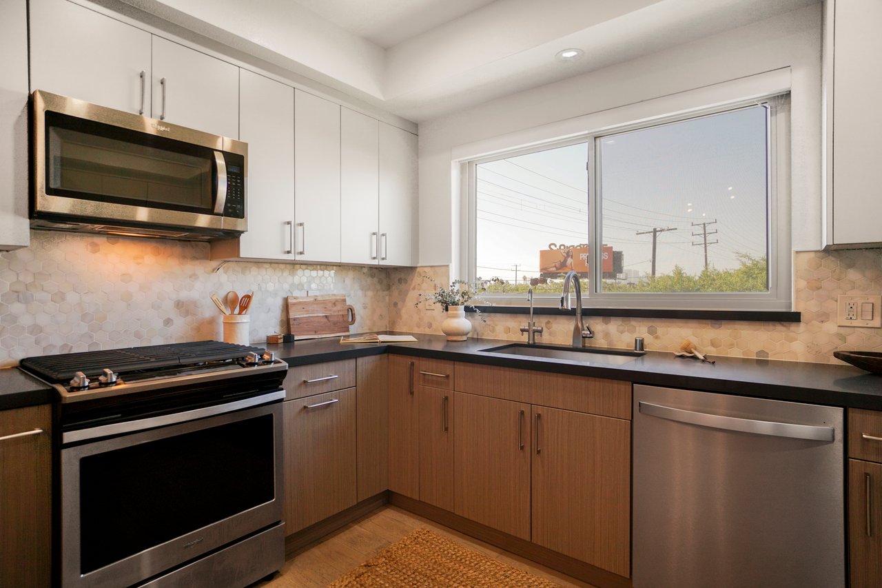 166 S Hayworth Ave APT 201, Los Angeles, CA 90048