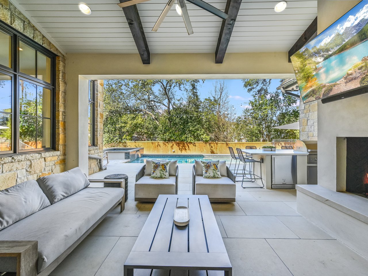 4907 Rollingwood Drive