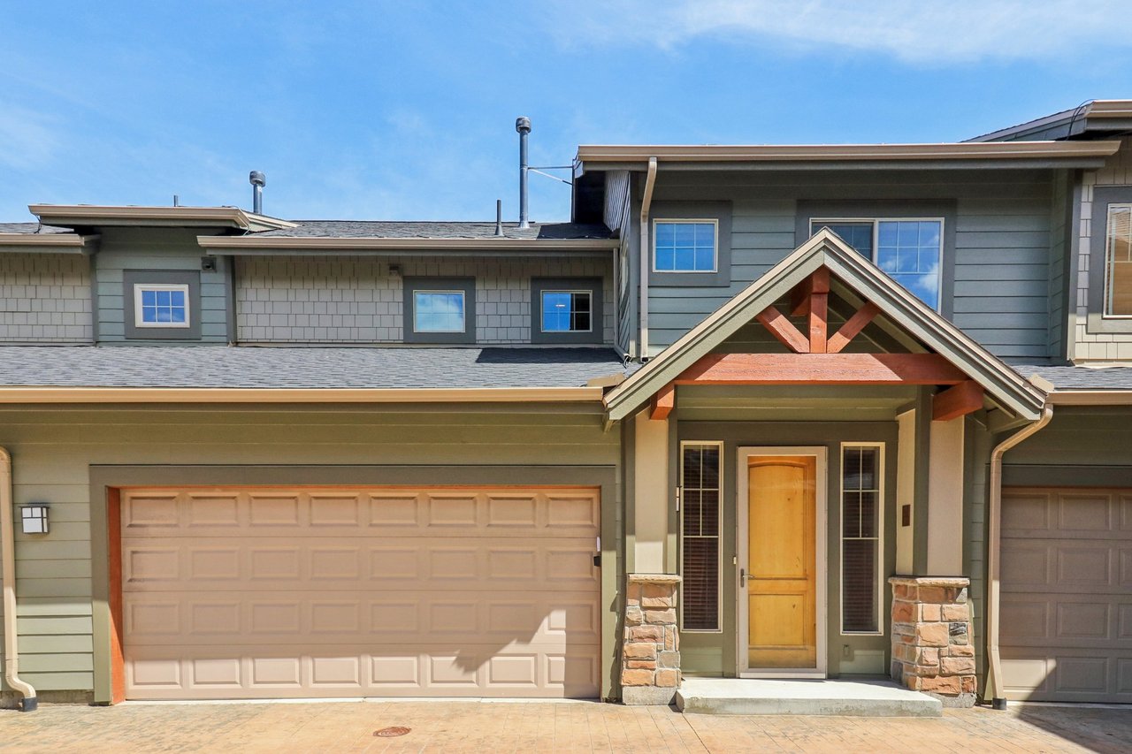 6010 N Fox Pointe