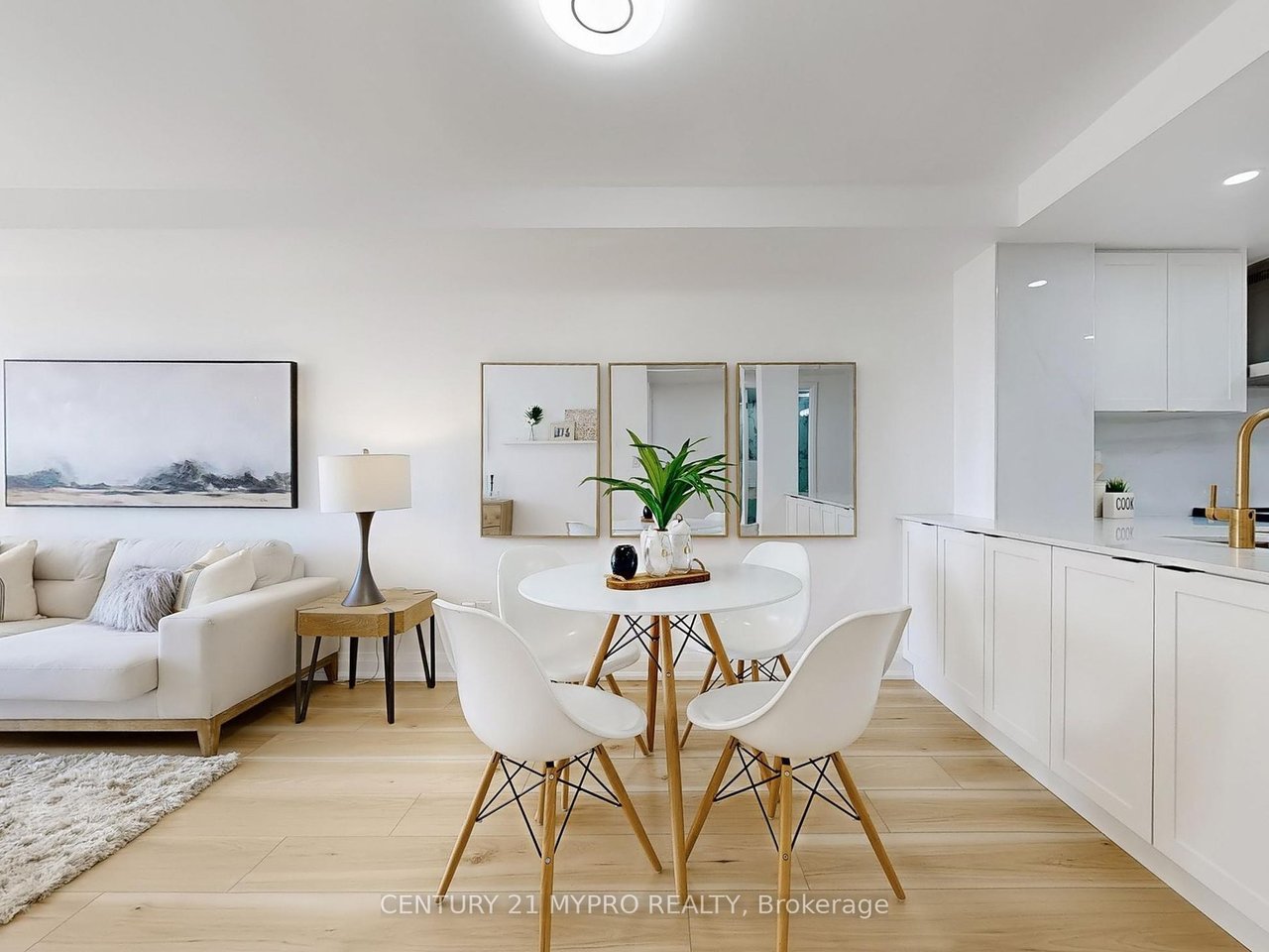 HOLLYWOOD PLAZA PENTHOUSE