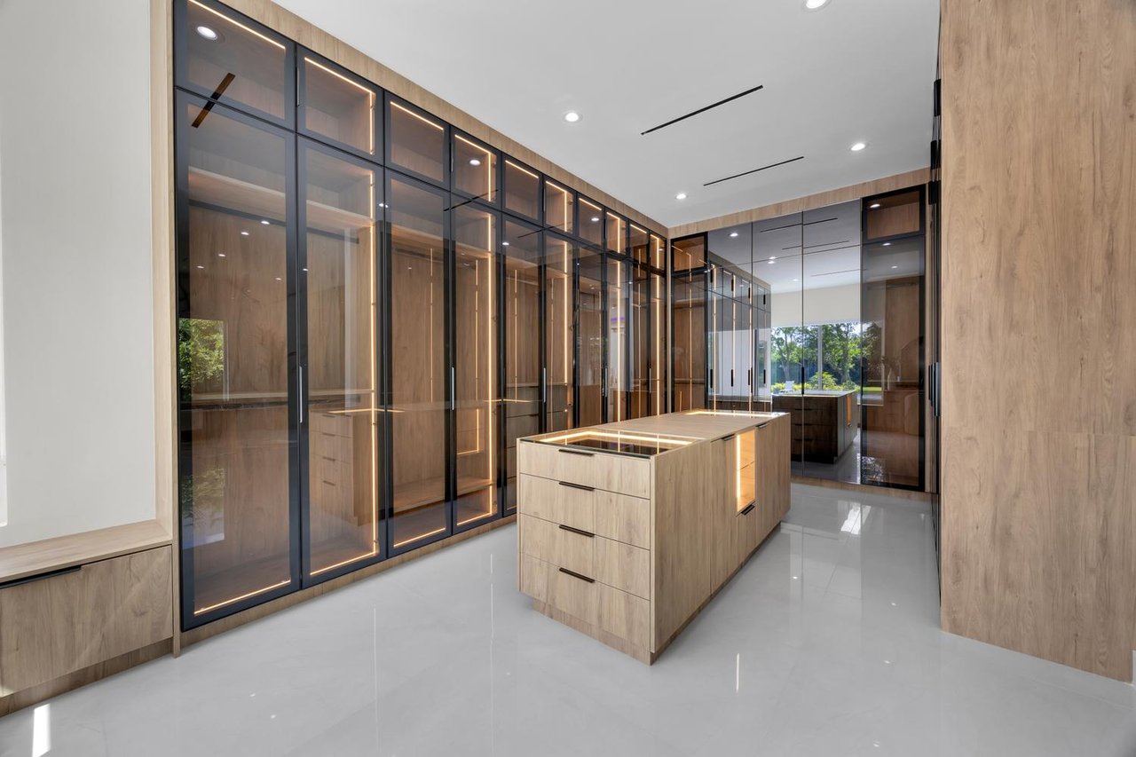 JUST LISTED: Modern Luxury Estate at 11240 SW 95th Street
