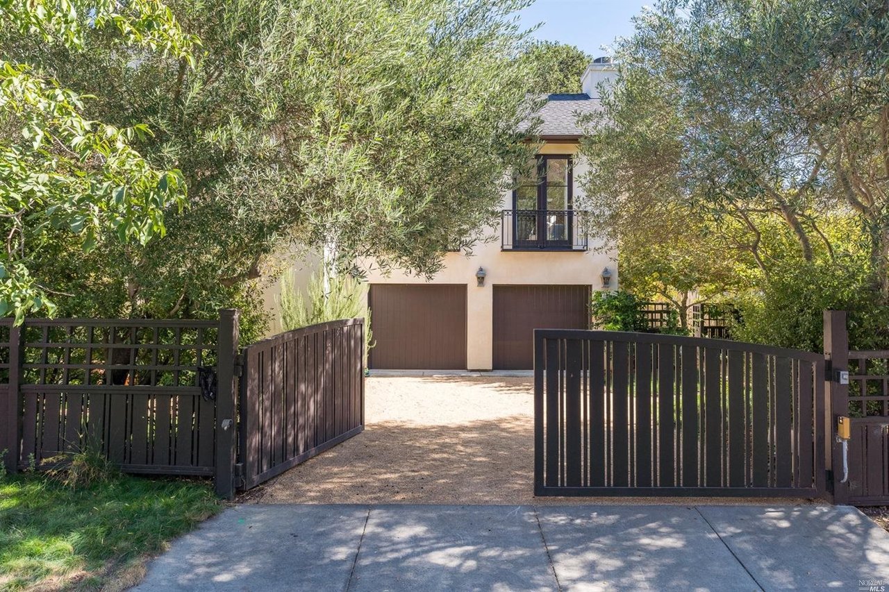 85 Austin Ave