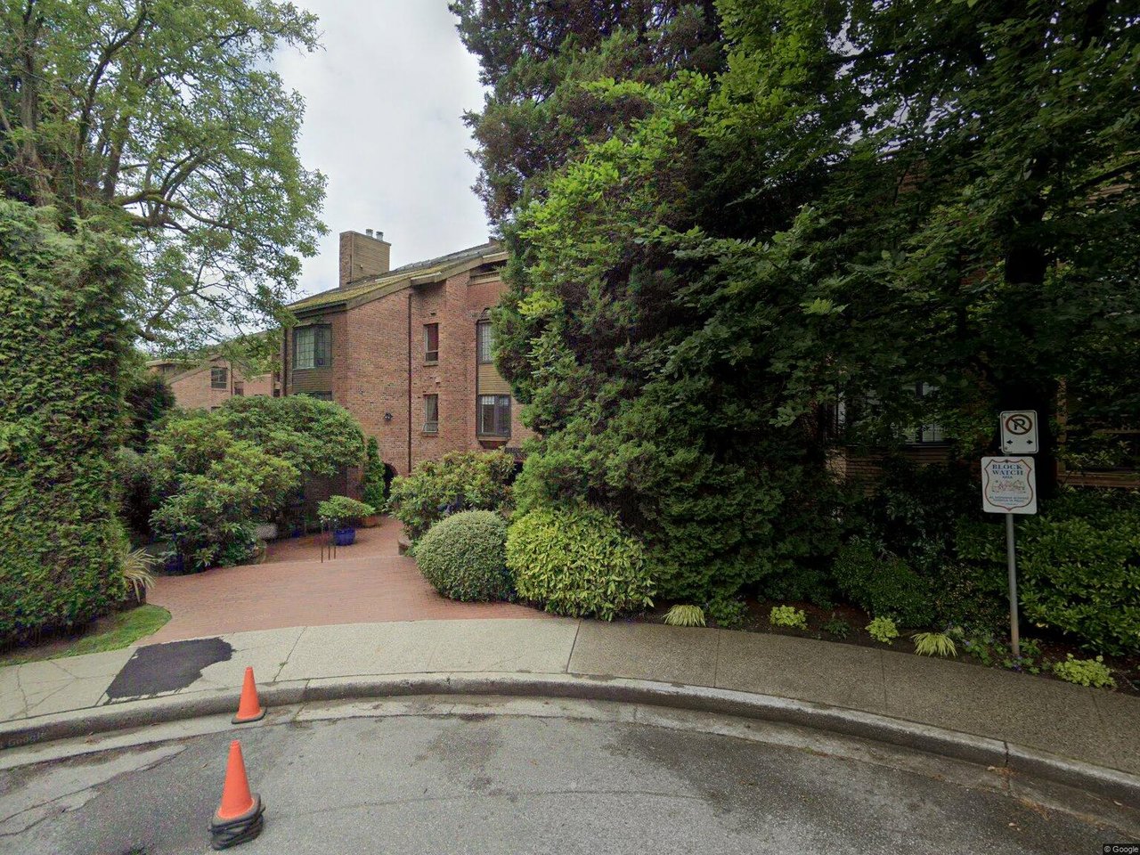 408 – 2320 W 40th Avenu