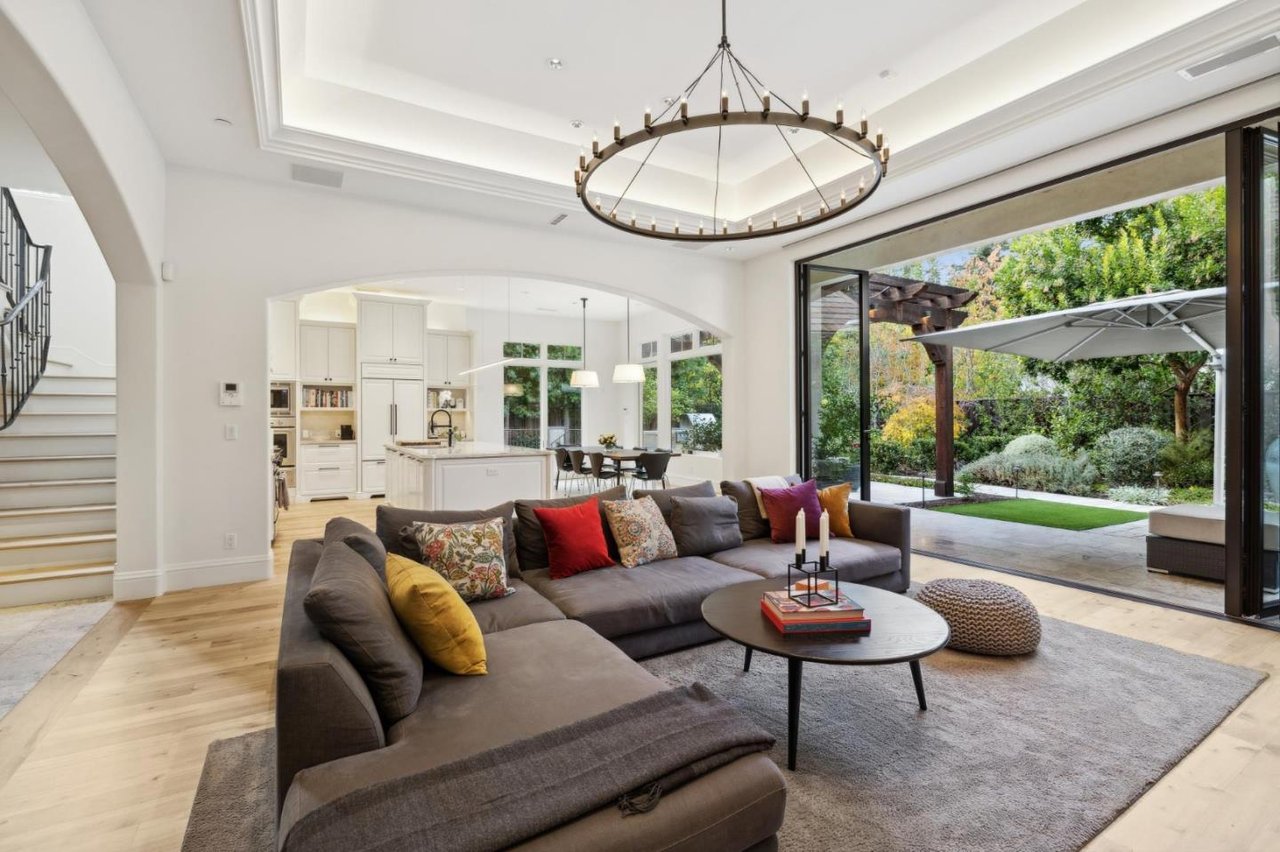 1325 Garden Lane