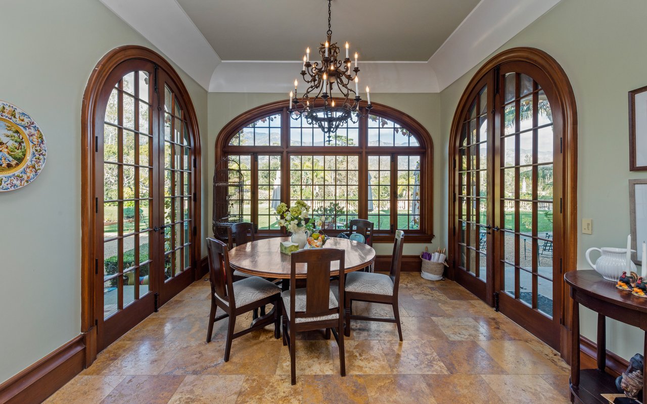 2733 Sycamore Canyon Rd