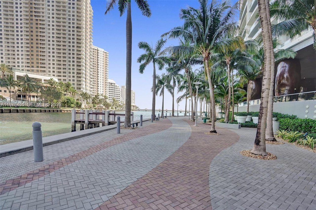 New To The Market: 465 Brickell Avenue #4301, Miami, FL​ | Waterfront Unit in luxury, Resort-style Condominium